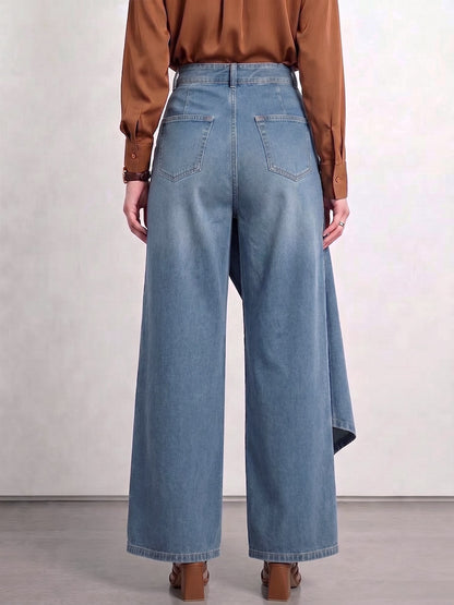 Women's High-waisted Relaxed Fit Wide-leg Jeans With A Stylish Design.